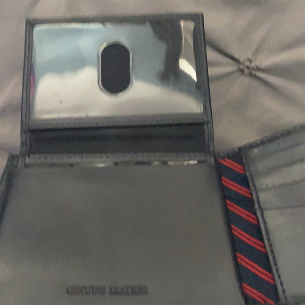 Tommy Hilfiger wallet - Picture 6 of 7